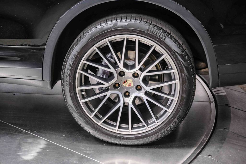 Thumbnail: 2016 Porsche Cayenne - 6