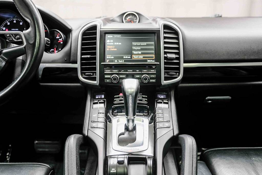 Thumbnail: 2016 Porsche Cayenne - 8