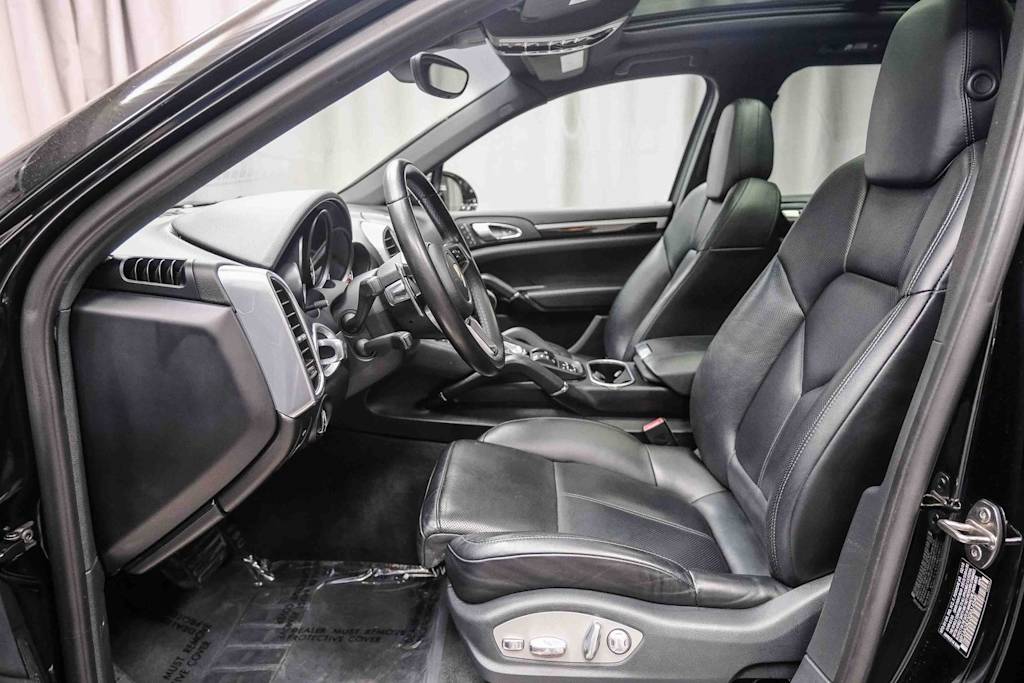 Thumbnail: 2016 Porsche Cayenne - 10