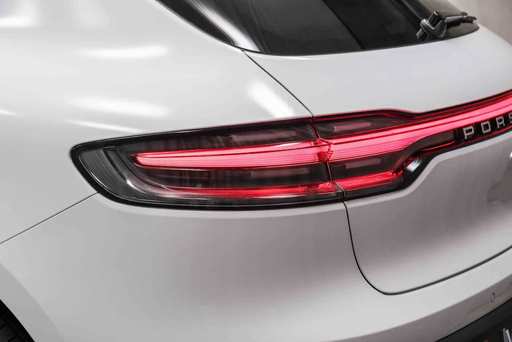 Thumbnail: 2023 Porsche Macan - 18
