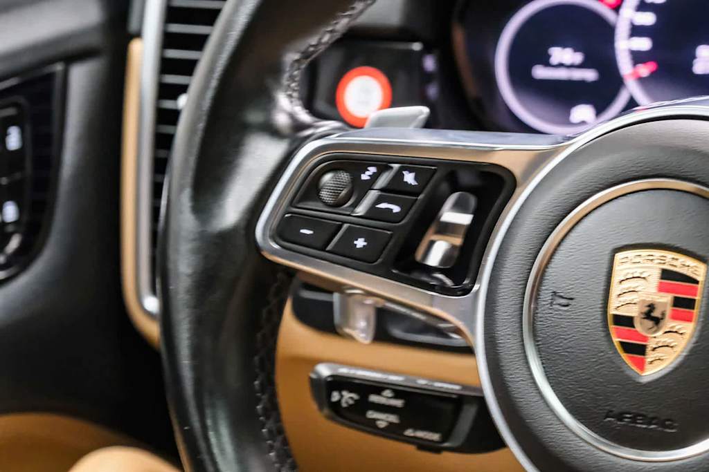Thumbnail: 2020 Porsche Cayenne - 26