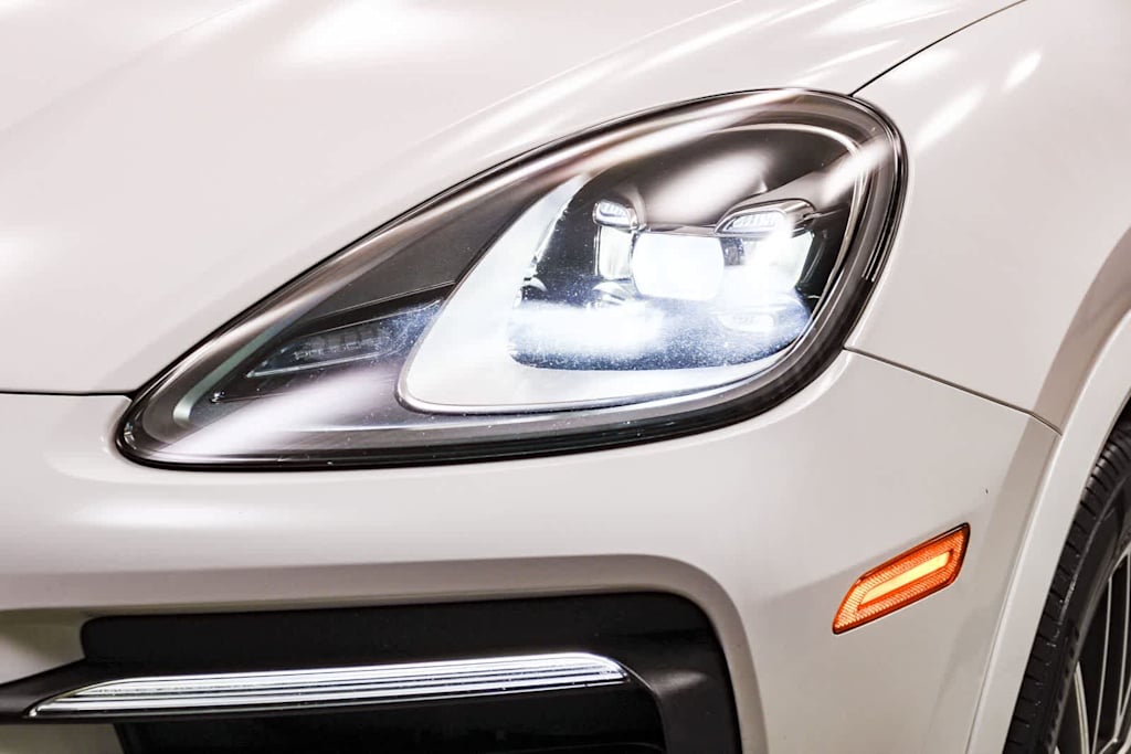 Thumbnail: 2020 Porsche Cayenne - 22