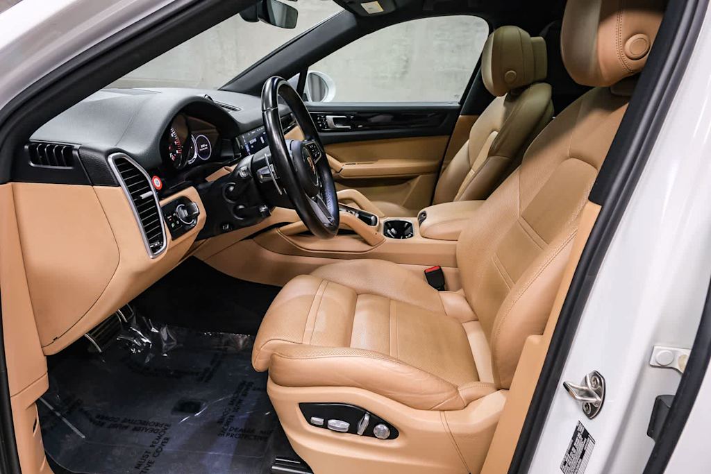 Thumbnail: 2020 Porsche Cayenne - 11