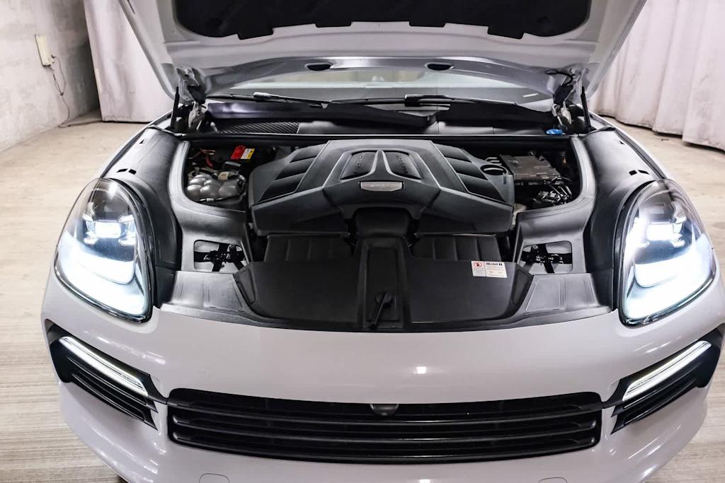 Thumbnail: 2020 Porsche Cayenne - 8