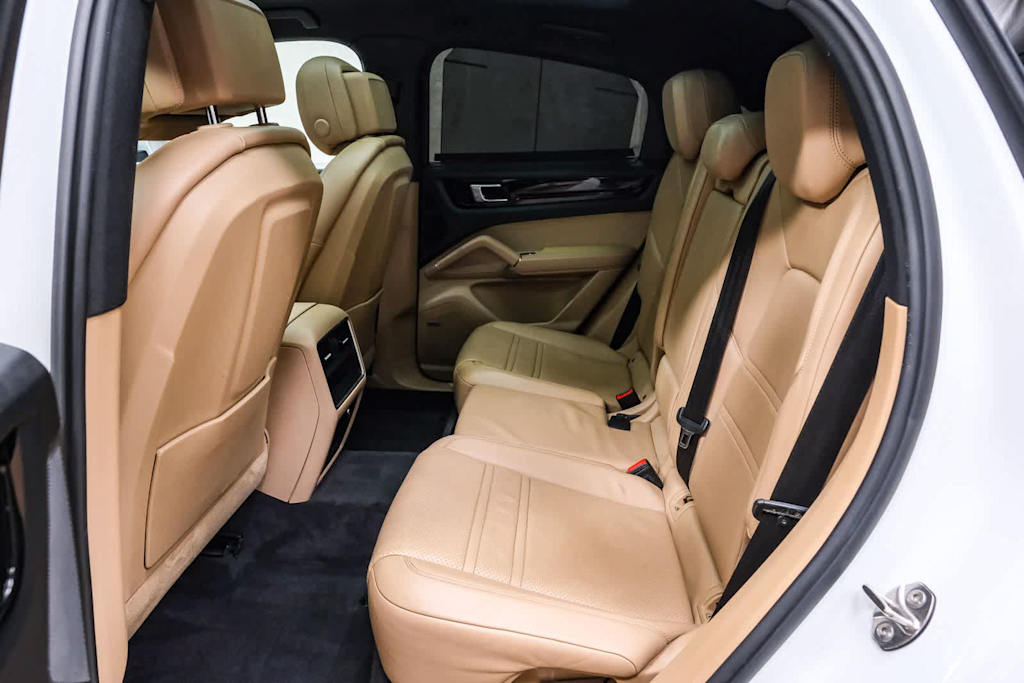 Thumbnail: 2020 Porsche Cayenne - 12
