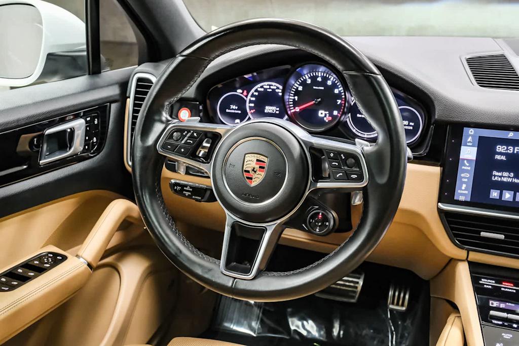 Thumbnail: 2020 Porsche Cayenne - 9