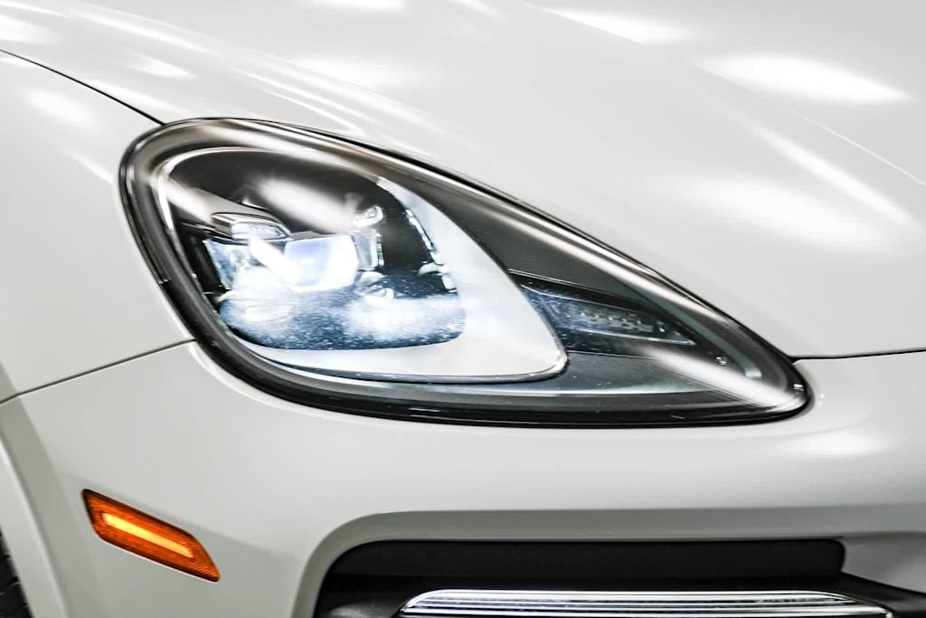 Thumbnail: 2020 Porsche Cayenne - 24