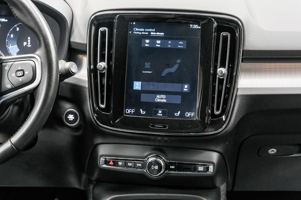 Thumbnail: 2019 Volvo XC40 - 14