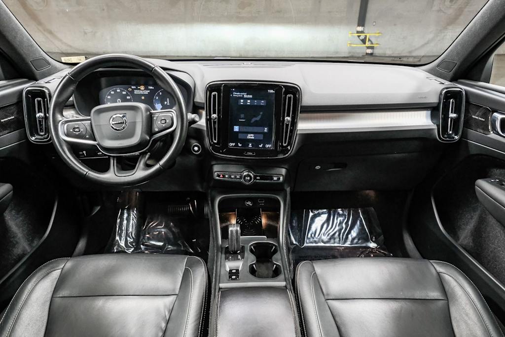 Thumbnail: 2019 Volvo XC40 - 2