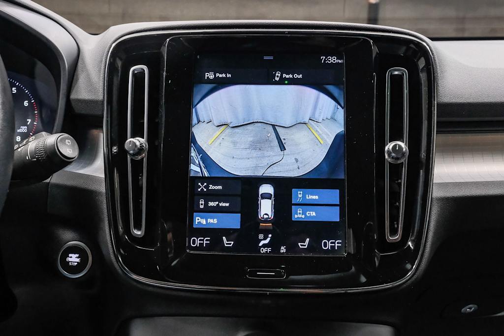 Thumbnail: 2019 Volvo XC40 - 30