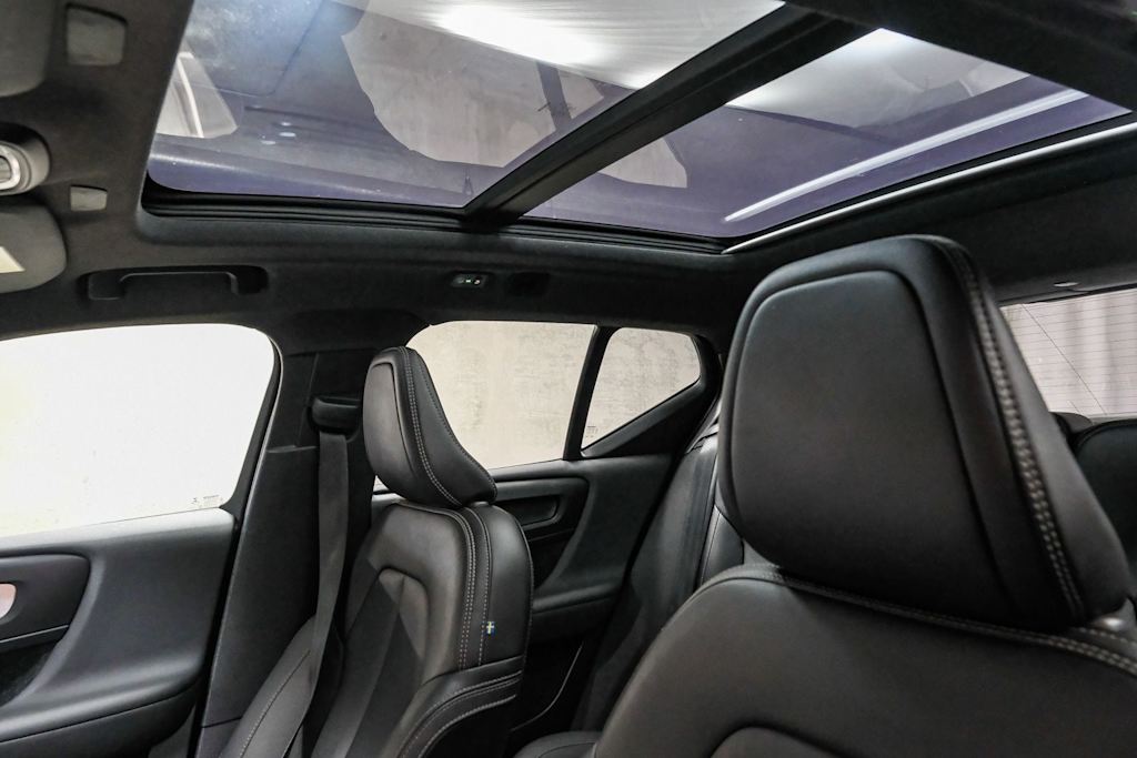 Thumbnail: 2019 Volvo XC40 - 31