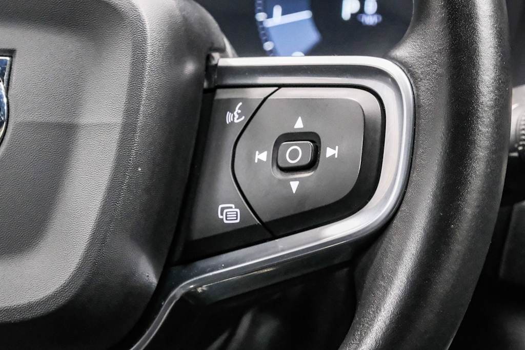 Thumbnail: 2019 Volvo XC40 - 25