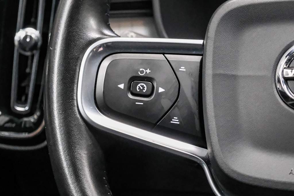 Thumbnail: 2019 Volvo XC40 - 26
