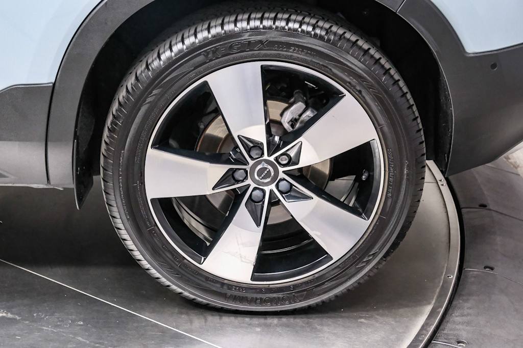 Thumbnail: 2019 Volvo XC40 - 8