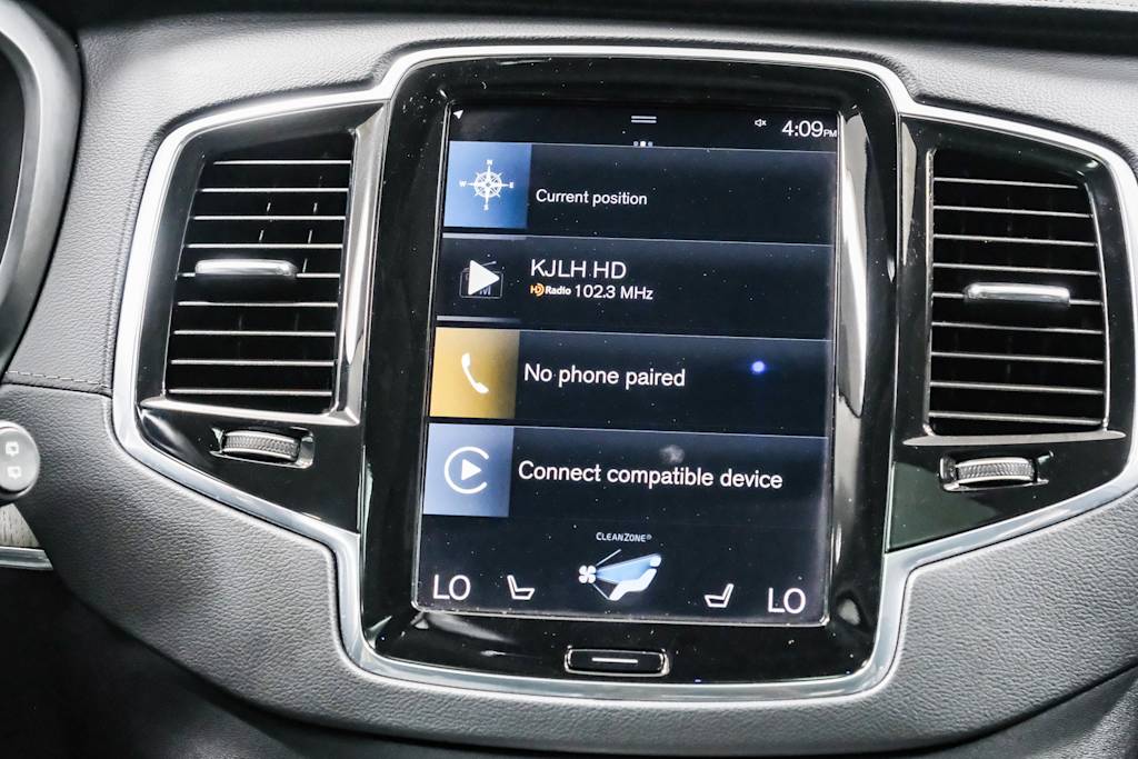 Thumbnail: 2022 Volvo XC90 - 26