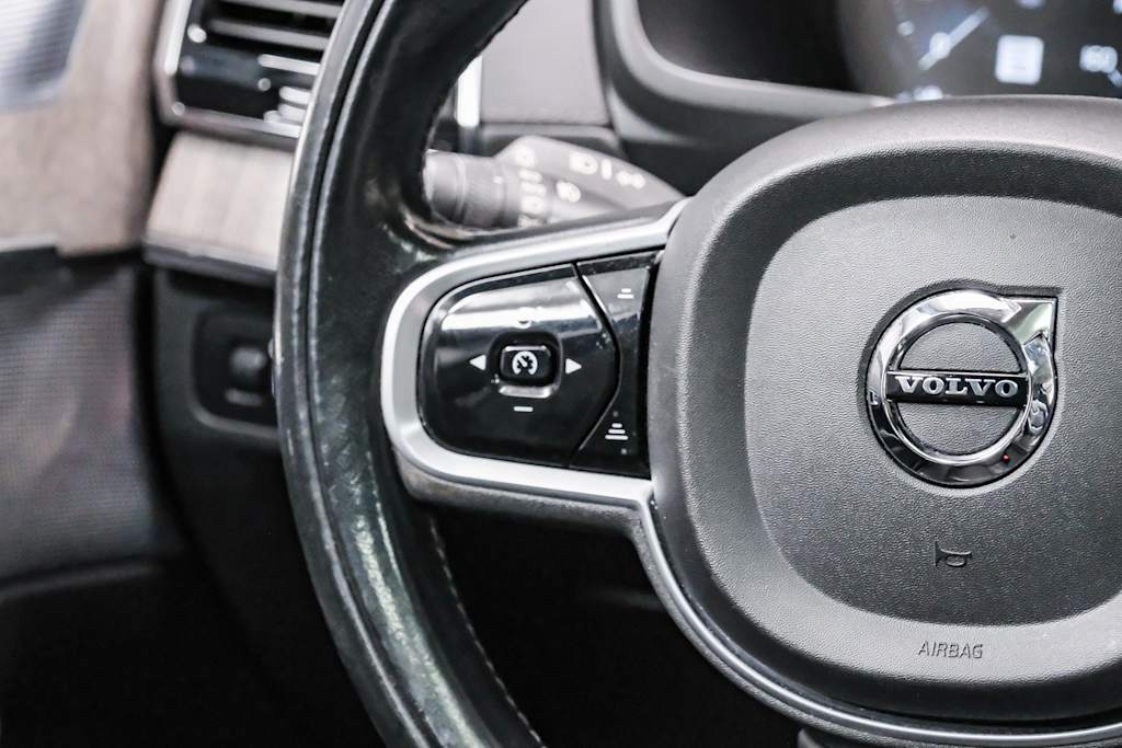 Thumbnail: 2022 Volvo XC90 - 28