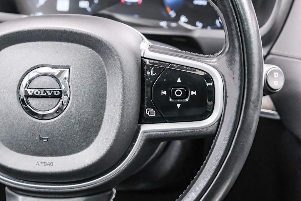 Thumbnail: 2022 Volvo XC90 - 27