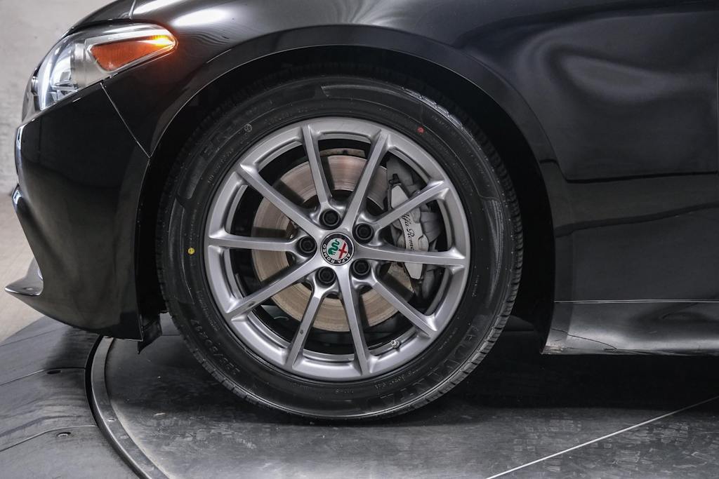 Thumbnail: 2018 Alfa Romeo Giulia - 5