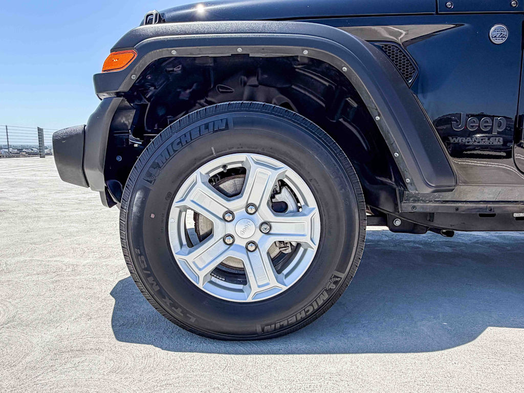 Thumbnail: 2022 Jeep Wrangler - 21