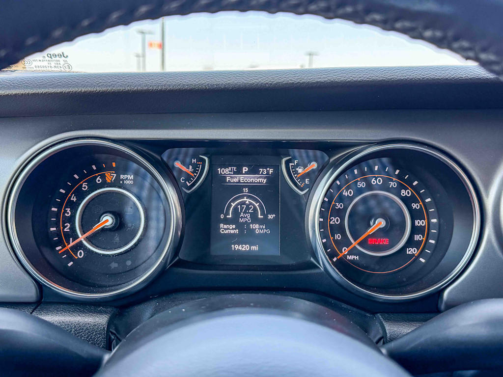 Thumbnail: 2022 Jeep Wrangler - 14