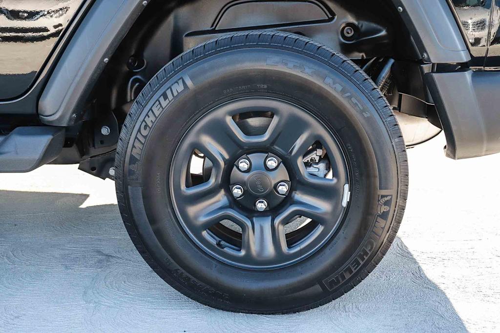 Thumbnail: 2022 Jeep Wrangler - 6