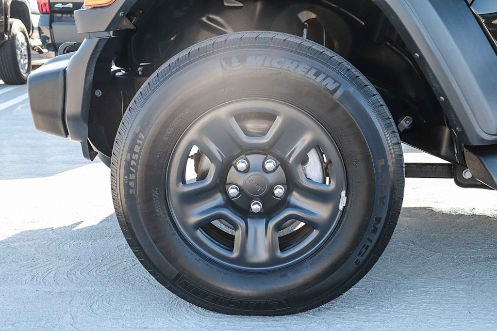 Thumbnail: 2022 Jeep Wrangler - 21