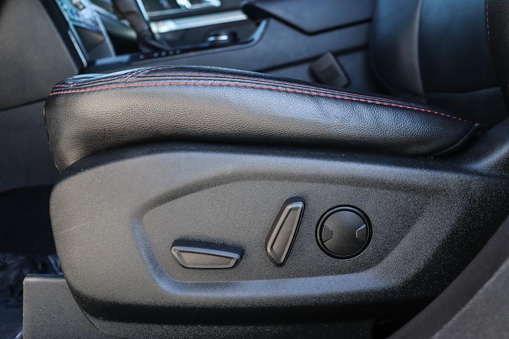 Thumbnail: 2019 Ford Explorer - 26