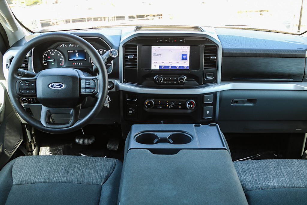 2023 Ford F-150 XLT 2