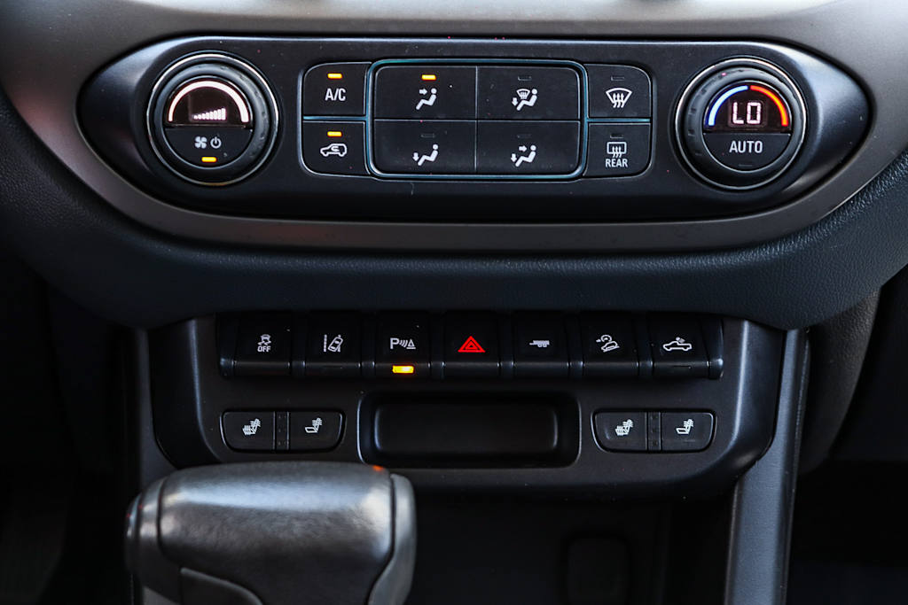 Thumbnail: 2021 Chevrolet Colorado - 22