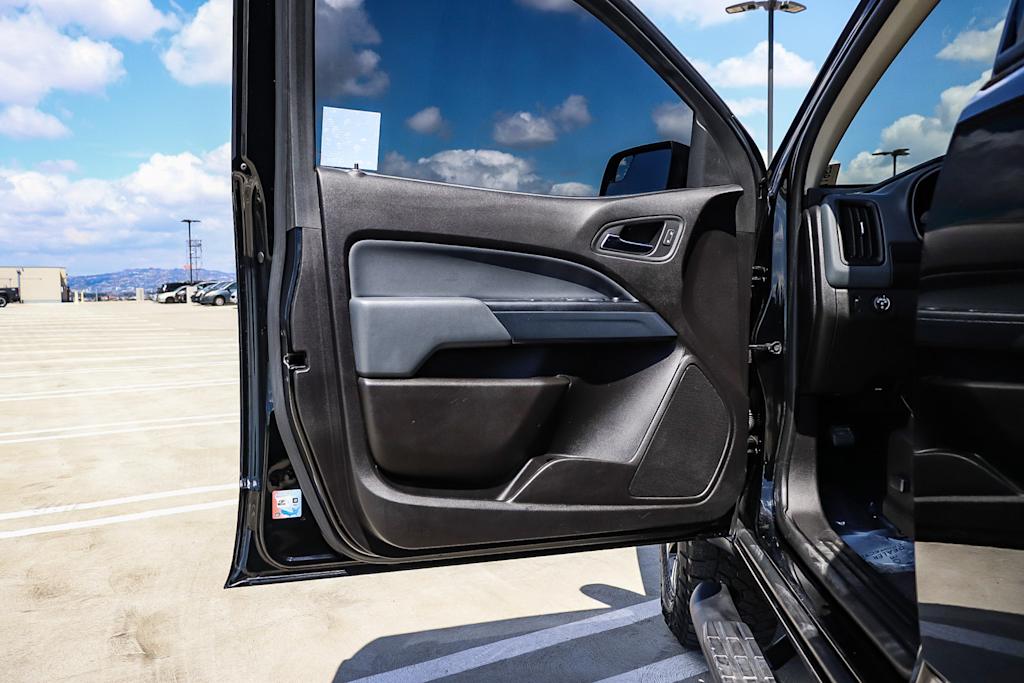 Thumbnail: 2021 Chevrolet Colorado - 25