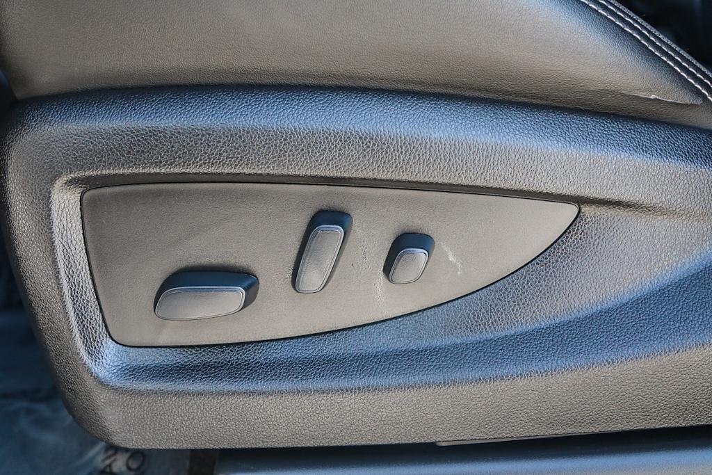 Thumbnail: 2019 GMC Yukon - 26