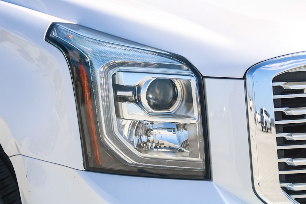 Thumbnail: 2019 GMC Yukon - 18