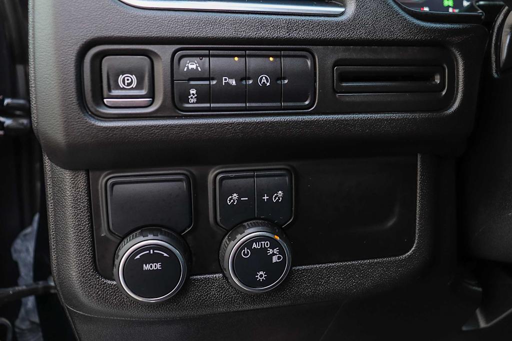 Thumbnail: 2024 Chevrolet Tahoe - 26