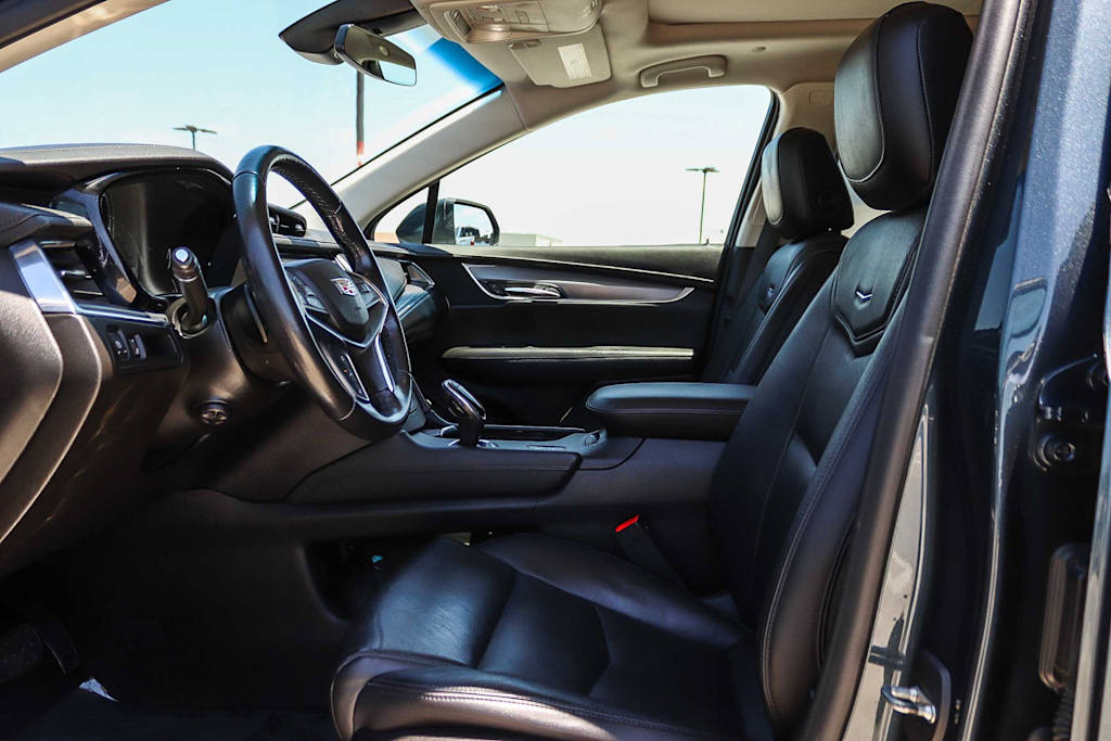 Thumbnail: 2019 Cadillac XT5 - 10