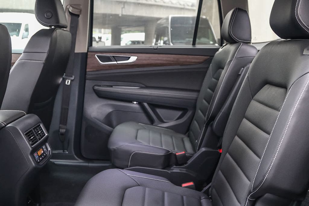 Thumbnail: 2024 Volkswagen Atlas - 13