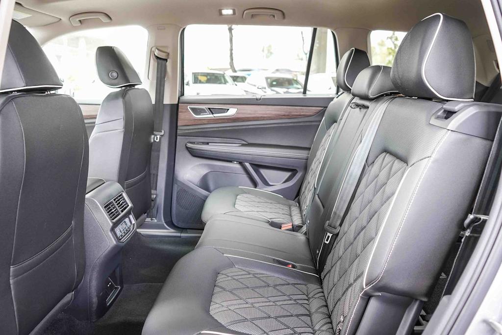 Thumbnail: 2026 Volkswagen Atlas - 11