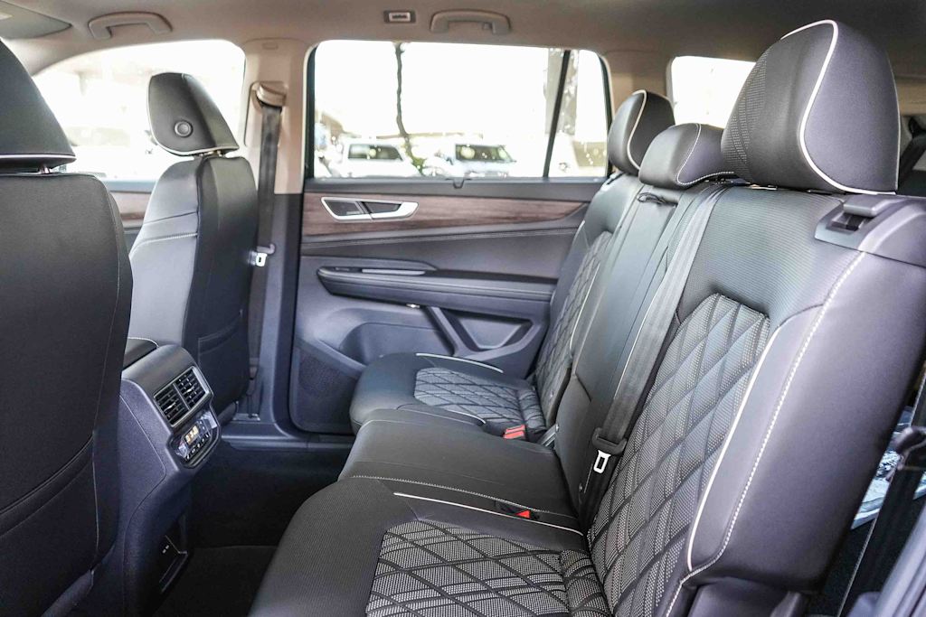 Thumbnail: 2026 Volkswagen Atlas - 12