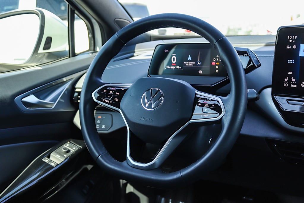 Thumbnail: 2023 Volkswagen ID.4 - 9