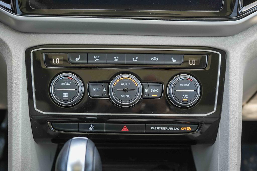 Thumbnail: 2022 Volkswagen Atlas - 24