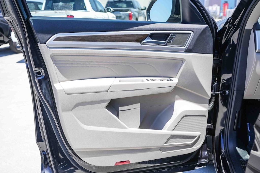 Thumbnail: 2022 Volkswagen Atlas - 26