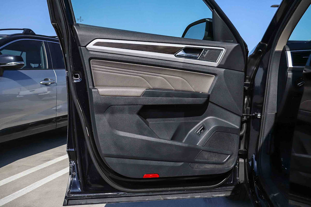 Thumbnail: 2021 Volkswagen Atlas - 26