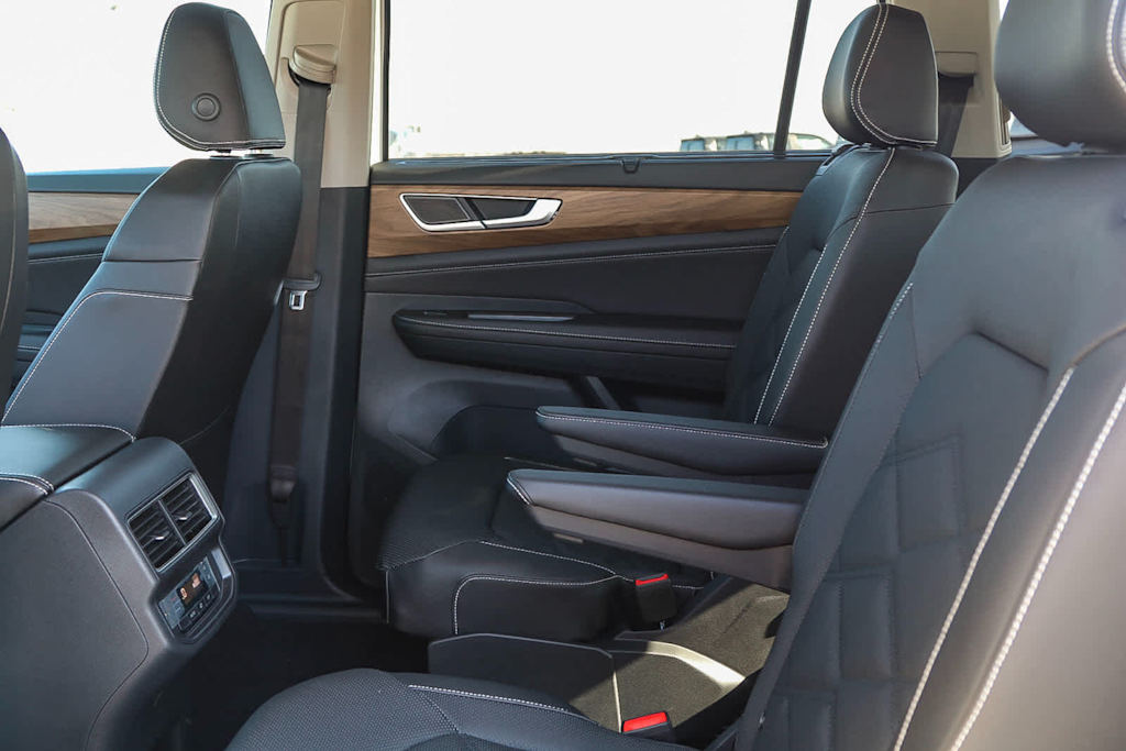 Thumbnail: 2024 Volkswagen Atlas - 13