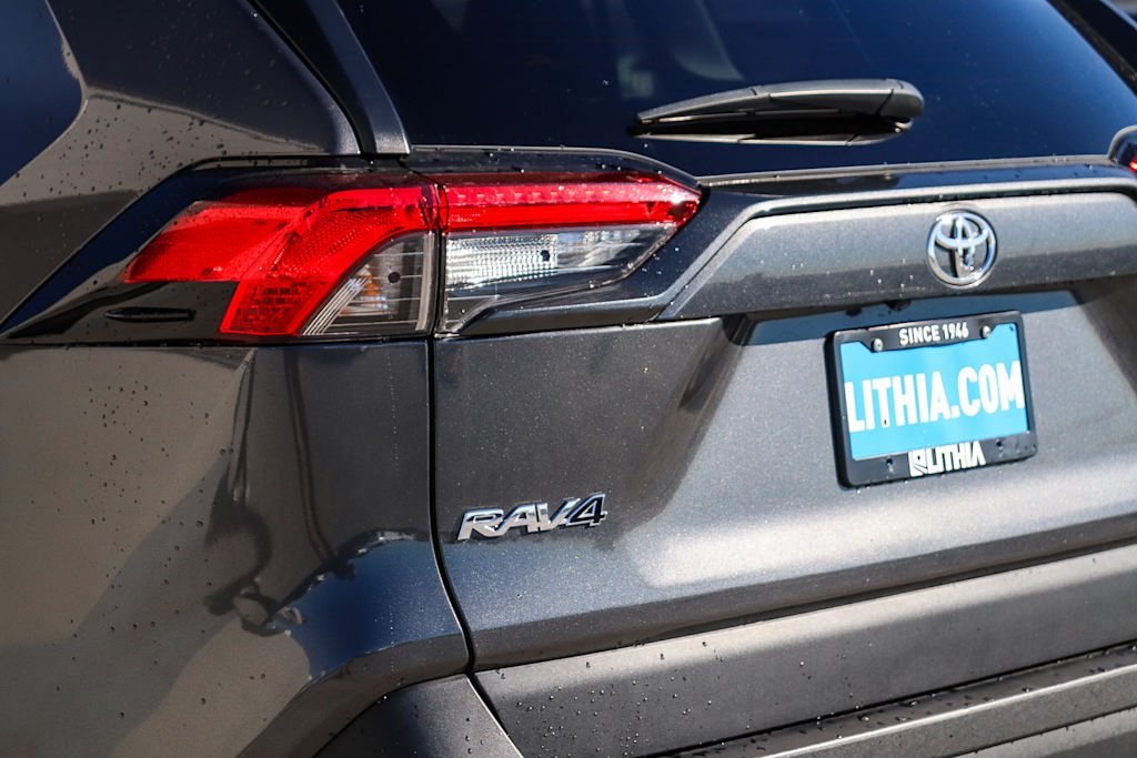 Thumbnail: 2022 Toyota RAV4 - 22