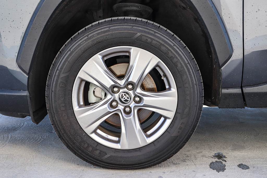 Thumbnail: 2022 Toyota RAV4 - 23