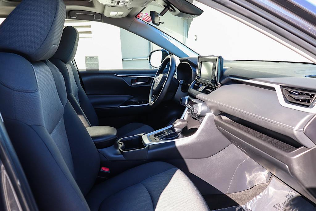 Thumbnail: 2022 Toyota RAV4 - 10