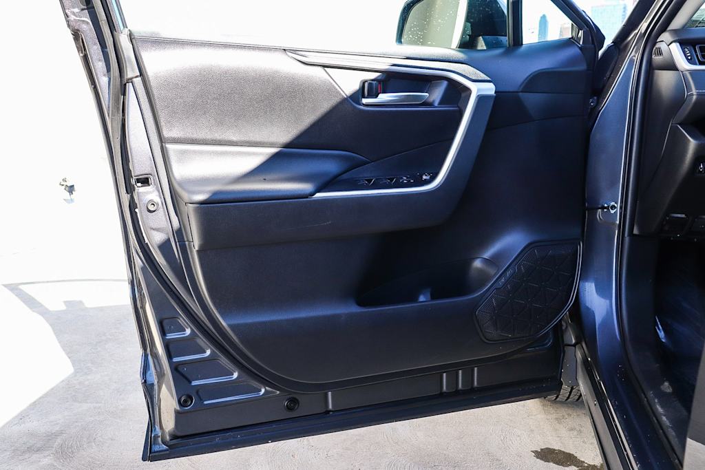 Thumbnail: 2022 Toyota RAV4 - 26