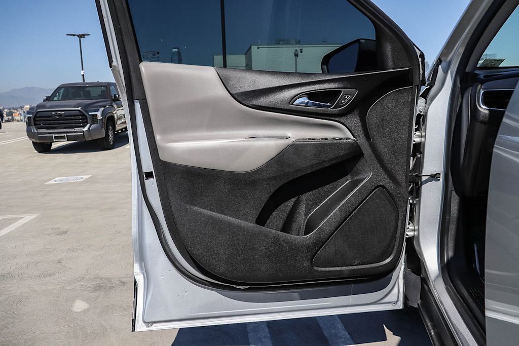 Thumbnail: 2020 Chevrolet Equinox - 23