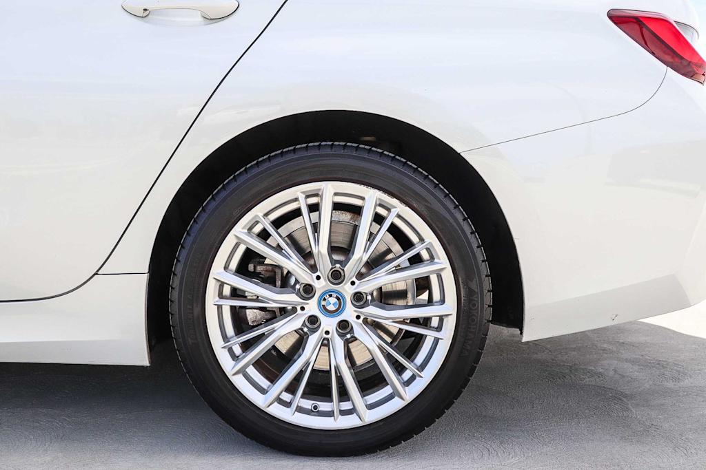 Thumbnail: 2024 BMW 3 Series - 7