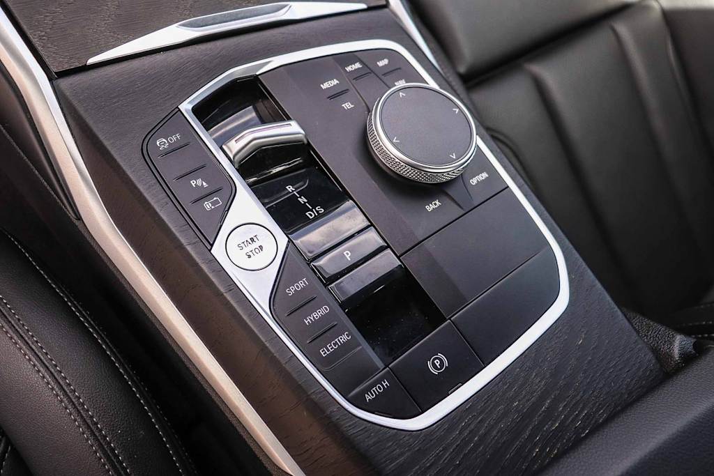 Thumbnail: 2024 BMW 3 Series - 13