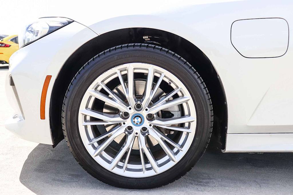 Thumbnail: 2024 BMW 3 Series - 19